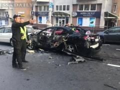 Появилось видео взрыва автомобиля на Бессарабке в Киеве