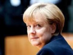 Меркель обвинят в превышении полномочий