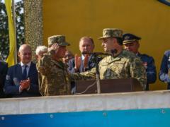 Полторак в Харькове поздравил курсанта