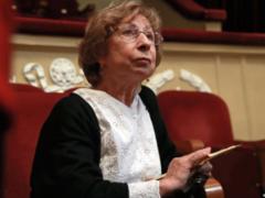 Liya Akhedzhakova received an anonymous letter with the text:  You will not die by your own death, in a dirty entrance! 