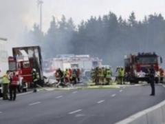 In Turkey, a bus with tourists broke off the cliff, killing four people