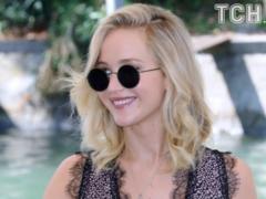 Hollywood actress Jennifer Lawrence poured an arrogant fan of beer