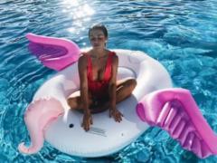 Lose weight Sedokova boasted a figure in a bikini a few months after the birth of her son