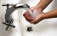 У Києві продовжать відключати холодну воду