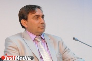 Куйвашев наградил министра Смирнова знаком отличия