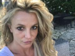 Спортивна Брітні Спірс приголомшила фанів подвійним сальто і ходінням на руках
