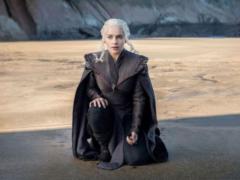  Mother of the Dragons  Emilia Clarke showed the final result of the transformation into a blonde