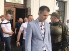 Депутати Одеської міськради голосують за заздалегідь виданими  темниками 