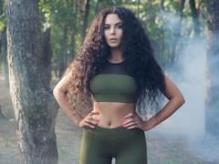 Настю Каменских подозревают в пластике груди