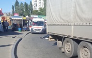 У Києві жінка загинула під колесами фури