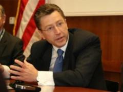 Ситуация в Калиновке не повлияет на решение США о летальном оружии, - Волкер