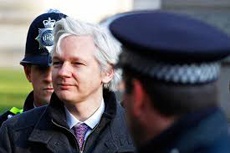 Ассанж назвал ситуацию в Каталонии «первой мировой интернет-войной»