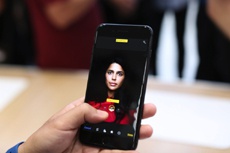 Apple showed all the possibilities of  Portrait Lighting  in the iPhone 8 Plus