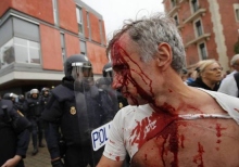 The bloody referendum. Unrecognized choice of Catalonia