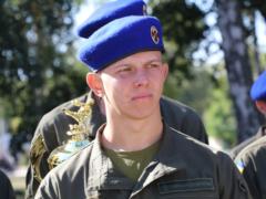 Молодой выпускник Академии НГУ получил право носить краповый берет