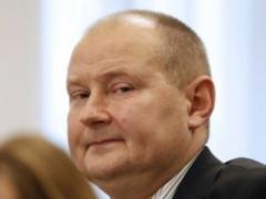 Суд временно отстранил Чауса от исполнения обязанностей судьи