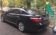 В Киеве неизвестные ранили в живот водителя Лексуса