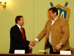 Экс-прокурору Харьковщины спалили автомобиль