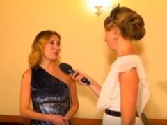 Алена Винницкая занялась обустройством своего  деревянного дома 