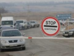 На Донбассе около КПВВ женщина получила осколочные ранения