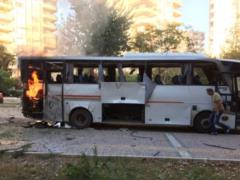 В Турции подорвали полицейский автобус