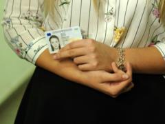 Миллионную ID-карту получила киевская школьница