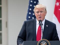Метателя российских флагов в Трампа арестовали
