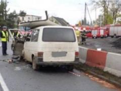 Трагедия в Польше: Микроавтобус с украинцами врезался в фуру