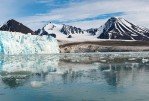 Поиски вертолета, рухнувшего на Шпицбергене, ведутся круглосуточно