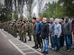 Гвардейцев бывших не бывает: они отслужили  срочку , но остаются в большой и дружной семье