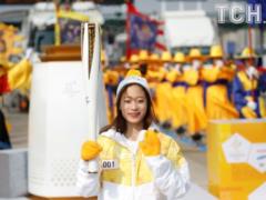 Олімпійський вогонь прибув до Південної Кореї, де пройдуть зимові Ігри-2018