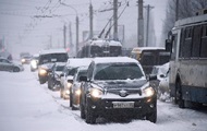 Киян просять не користуватися особистими авто під час снігопадів