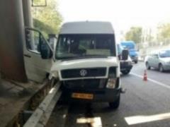 У Запоріжжі маршрутка з пасажирами потрапила в ДТП