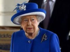 Elizabeth II found offshore 13 million dollars