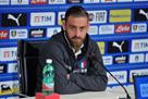 De Rossi: I would not want to play against Ibra, even if he s 40 and his leg is broken