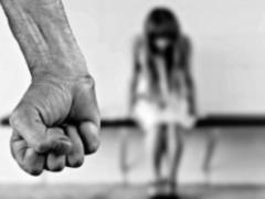 To the police because of violence has already appealed to about a thousand children