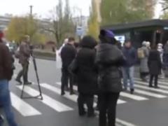 Киевляне перекрыли улицу из-за отсутствия отопления в квартирах