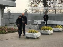 A luxury car for everyone and a black  dress code : Scorpions flew to Kiev
