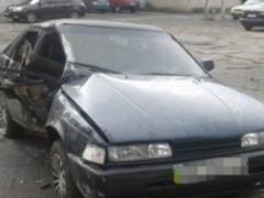 У Запорізькій області автомобіль в їхав в залізобетонну опору