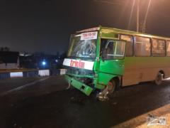 В Харькове на мосту столкнулись маршрутки: есть пострадавшие