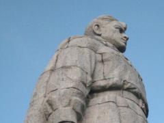 On  Alyosha  they wrote insults to Zakharova