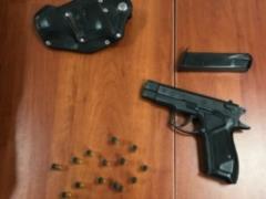 В Харькове иностранец пытался пронести пистолет на борт самолета