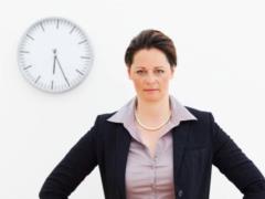 Eight-hour business day must be canceled