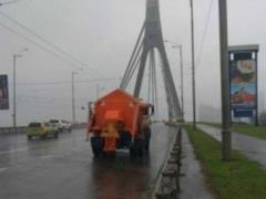 In Kiev, roads were sprinkled with salt