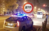 В Киеве на переходе сбили мужчину: тело отбросило под два авто