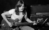 Умер основатель AC/DC Малкольм Янг