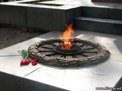 The video camera recorded dregs, which were flooded with cement The Eternal Flame in Kiev