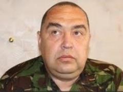 A column of military equipment moves to Lugansk