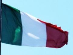 Berlusconi returns to big politics
