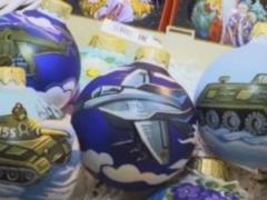  Our Traditions : New Year s toys are sold in Russia with tanks and BTRs, - PHOTOS,